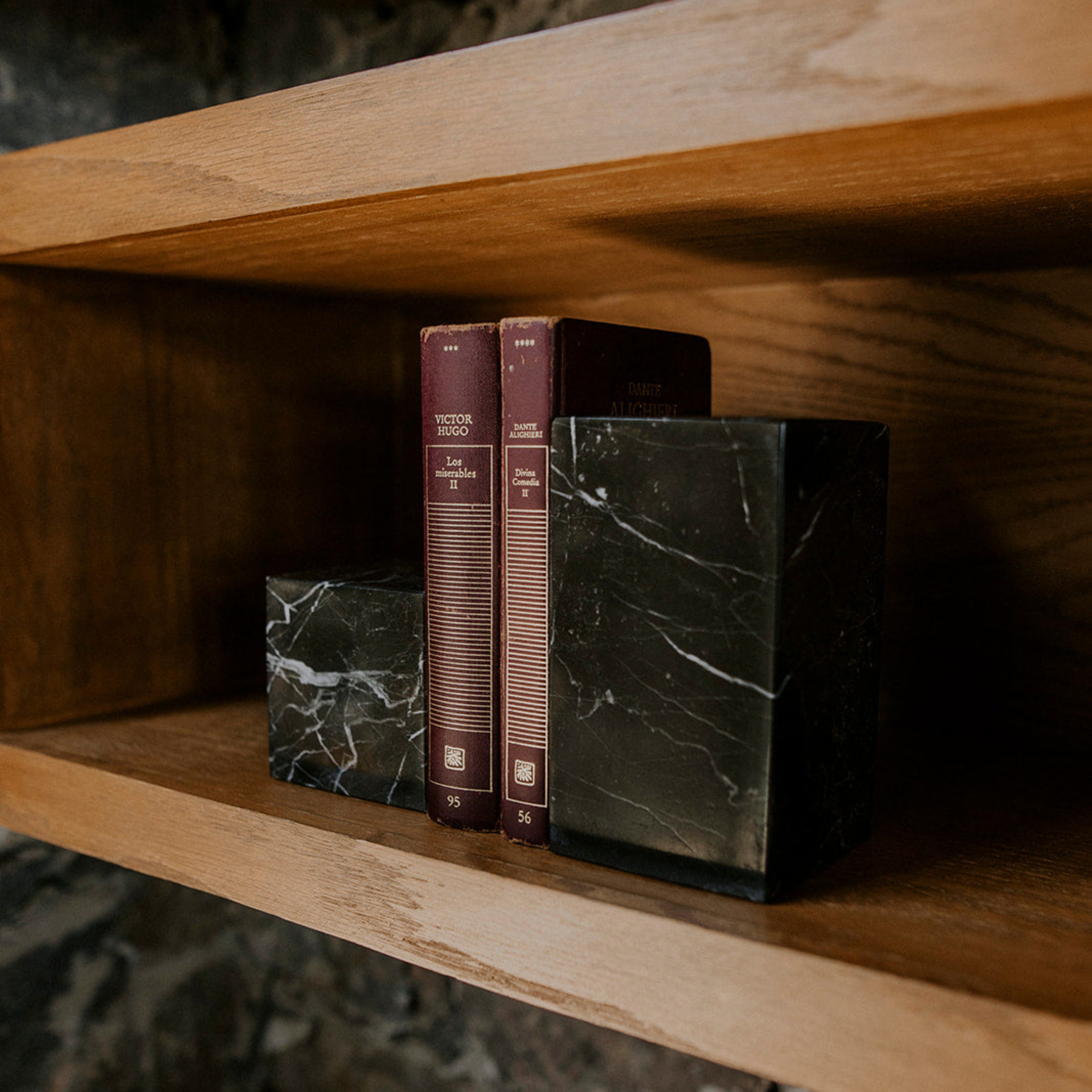 SUJETA LIBROS DE CUBO