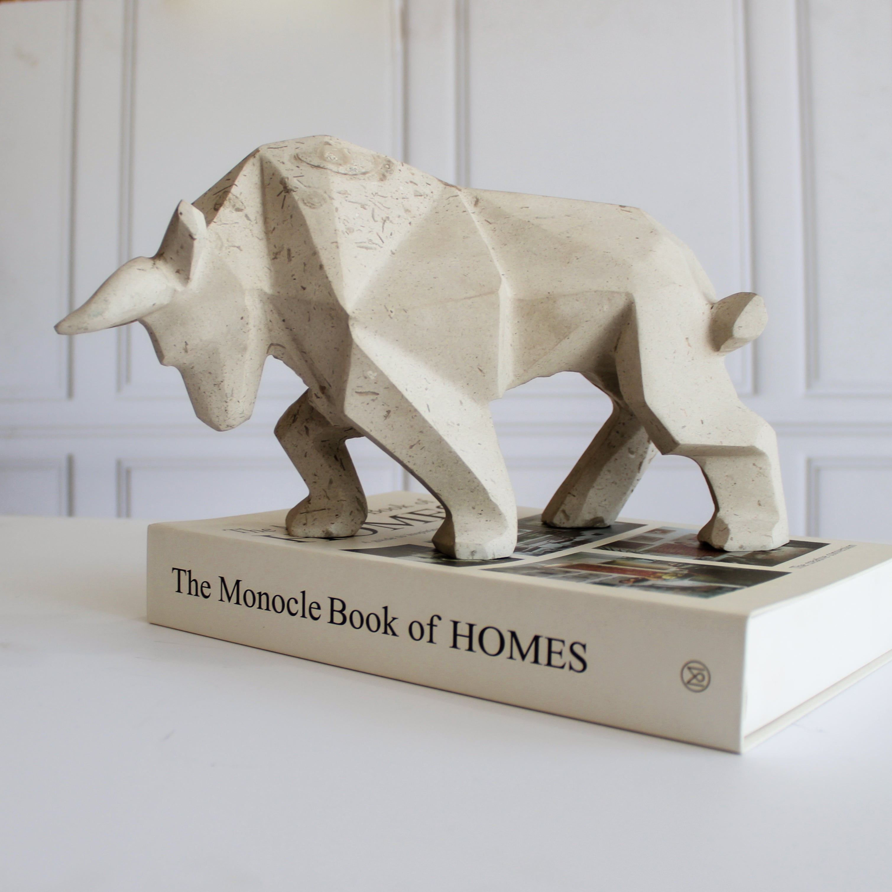 TORO EMBISTIENDO GRANDE